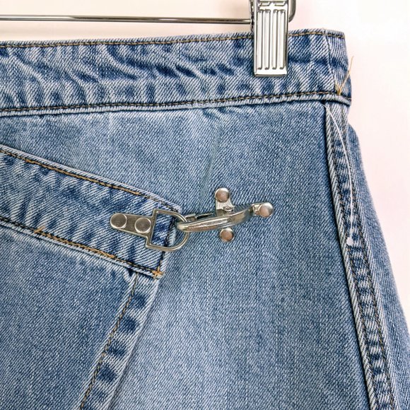 Blank NYC Size 24 XXS Womens Fringe Hem Wrap Mini Denim Skirt in Light Blue - Picture 3 of 13